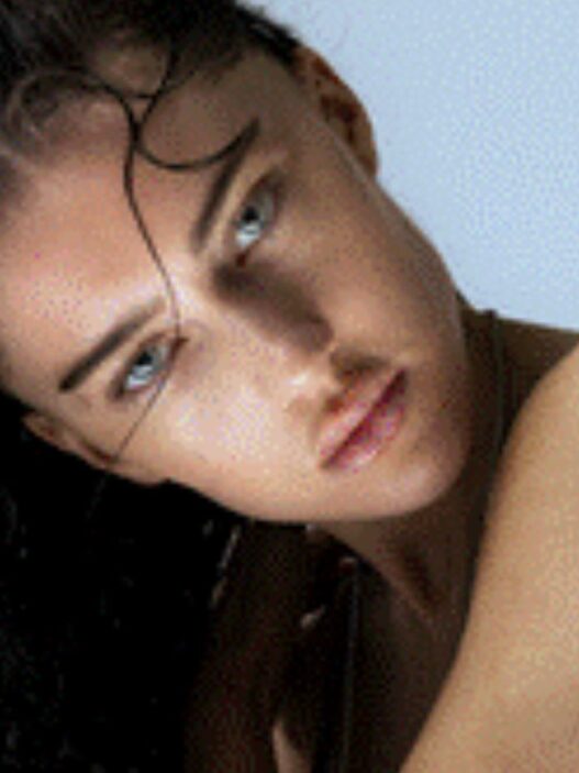 Claudia Valentina